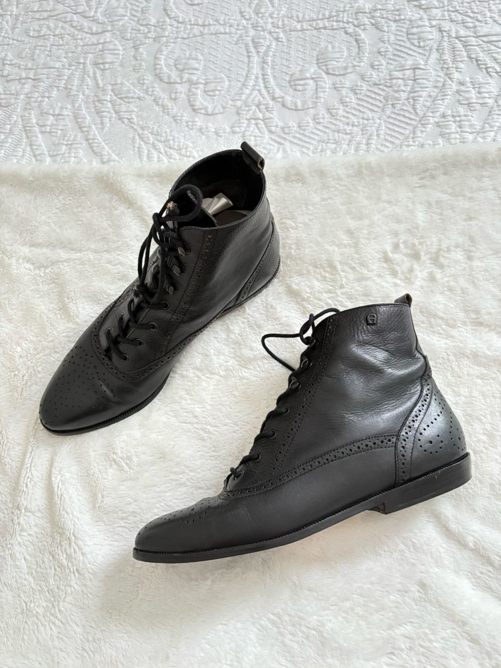 Etienne Aigner vintage 90s granny Victorian lace up boots steampunk size 9